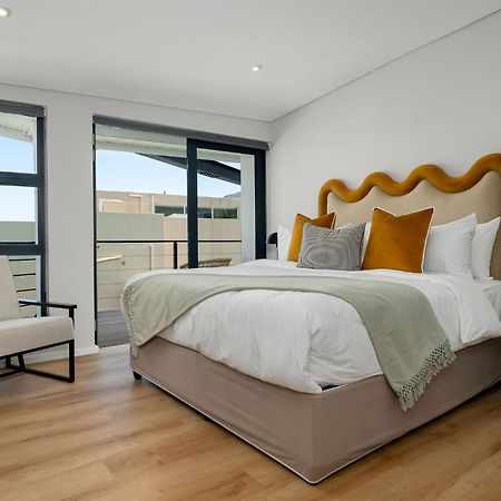 Neighbourgood 1St Crescent Camps Bay Hotell Kapstaden Exteriör bild