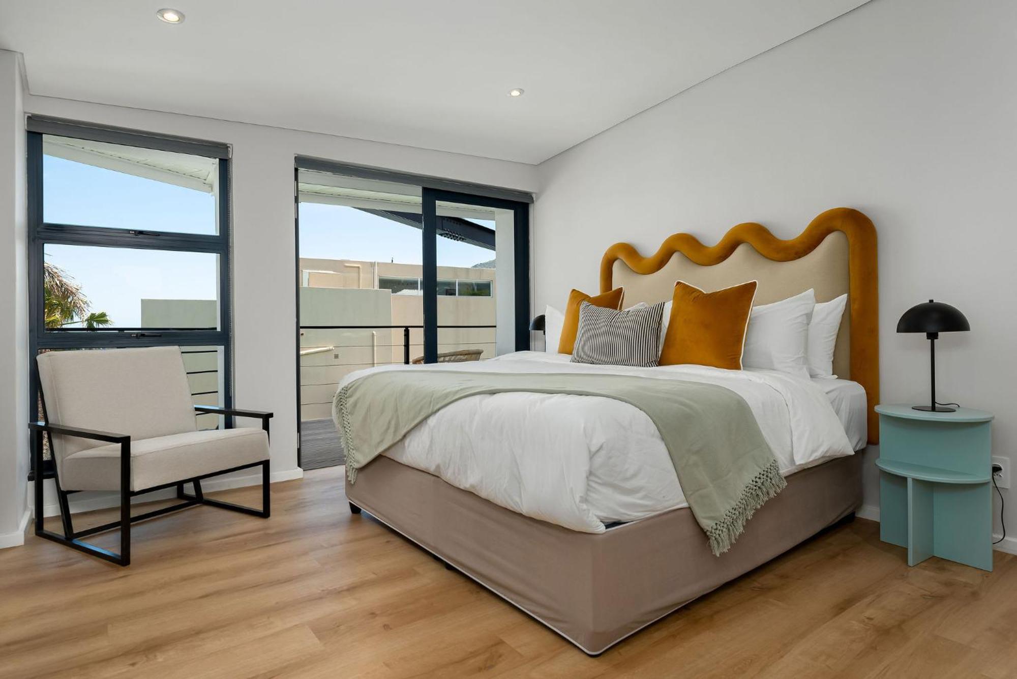 Neighbourgood 1St Crescent Camps Bay Hotell Kapstaden Exteriör bild