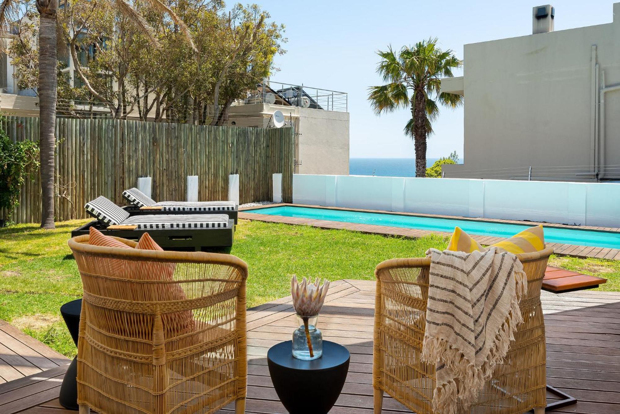 Neighbourgood 1St Crescent Camps Bay Hotell Kapstaden Exteriör bild