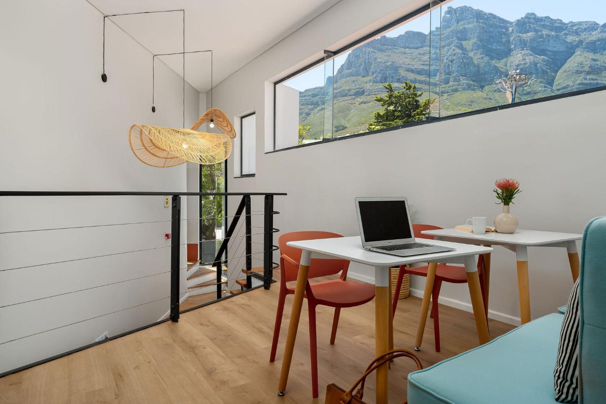 Neighbourgood 1St Crescent Camps Bay Hotell Kapstaden Exteriör bild