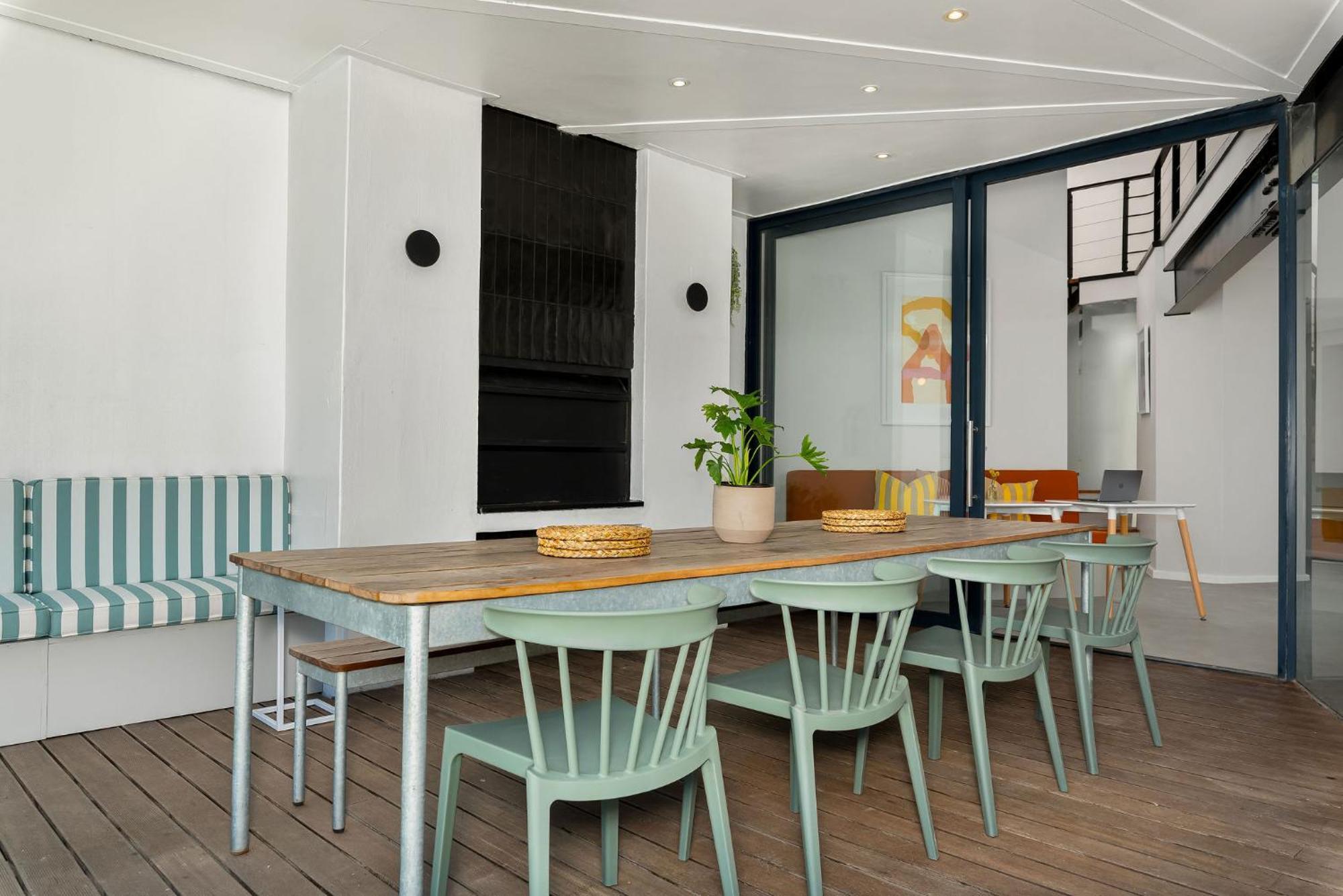 Neighbourgood 1St Crescent Camps Bay Hotell Kapstaden Exteriör bild