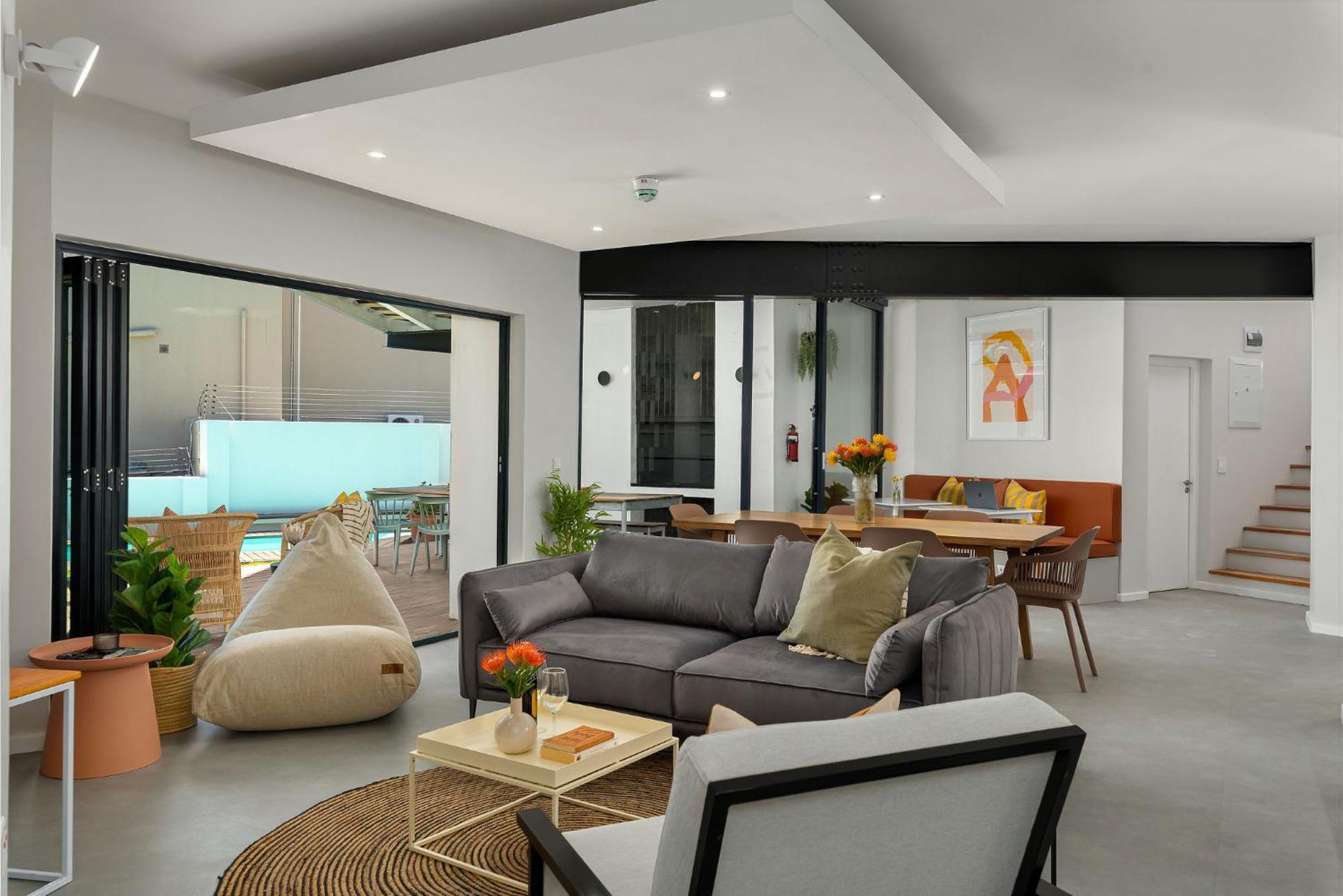 Neighbourgood 1St Crescent Camps Bay Hotell Kapstaden Exteriör bild