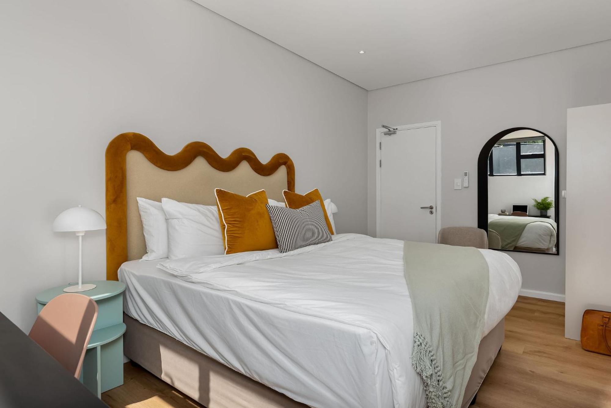 Neighbourgood 1St Crescent Camps Bay Hotell Kapstaden Rum bild