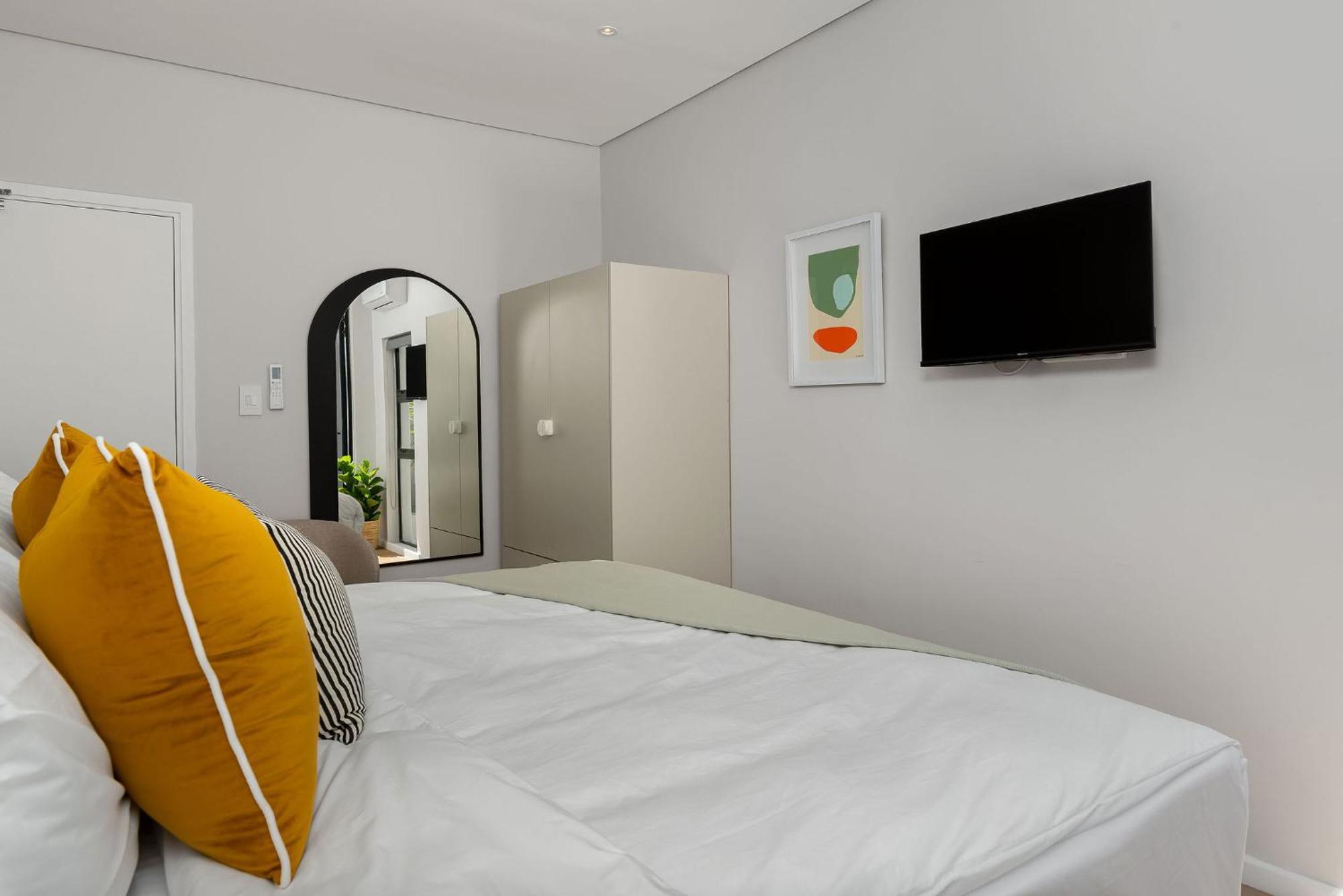 Neighbourgood 1St Crescent Camps Bay Hotell Kapstaden Rum bild