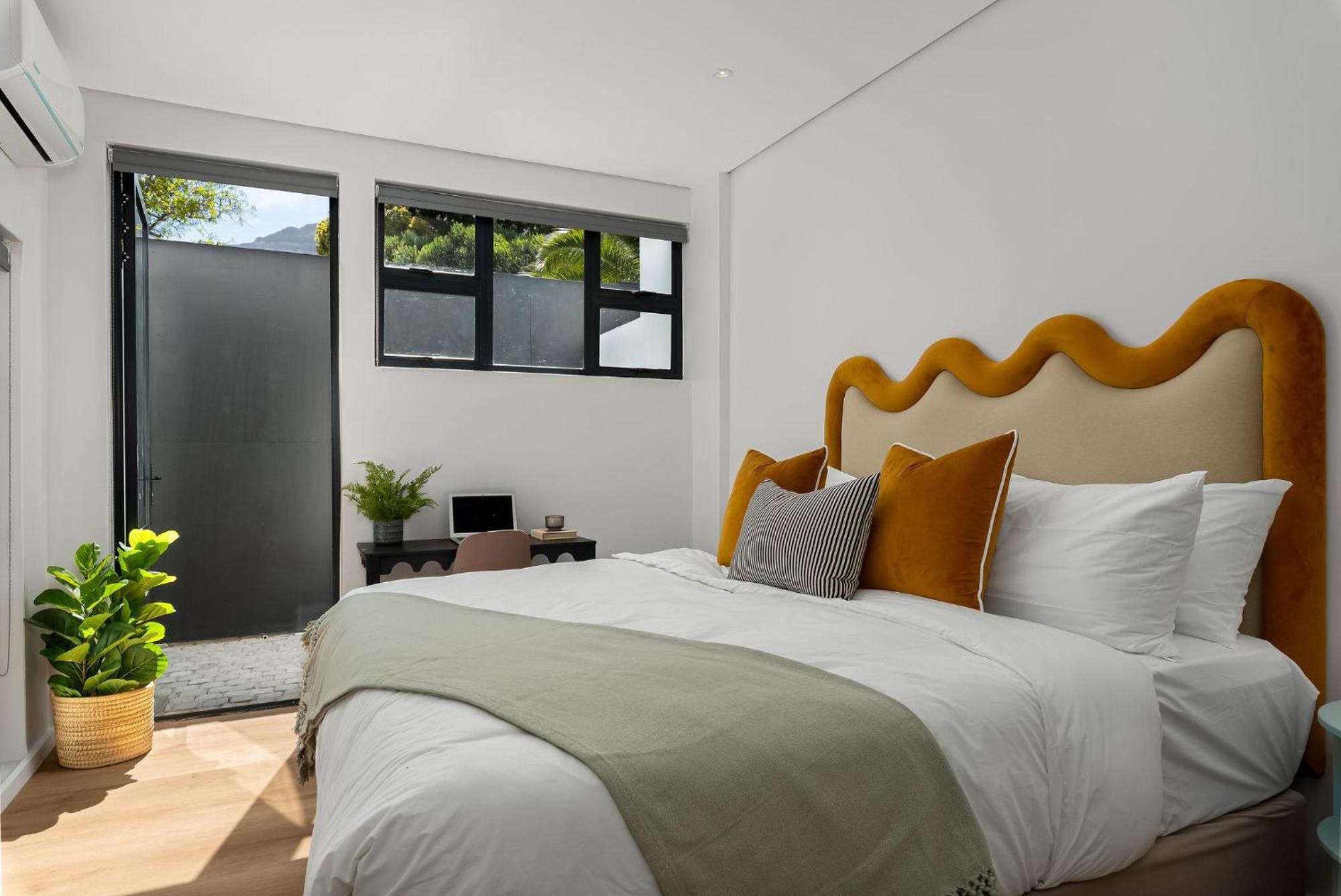 Neighbourgood 1St Crescent Camps Bay Hotell Kapstaden Exteriör bild