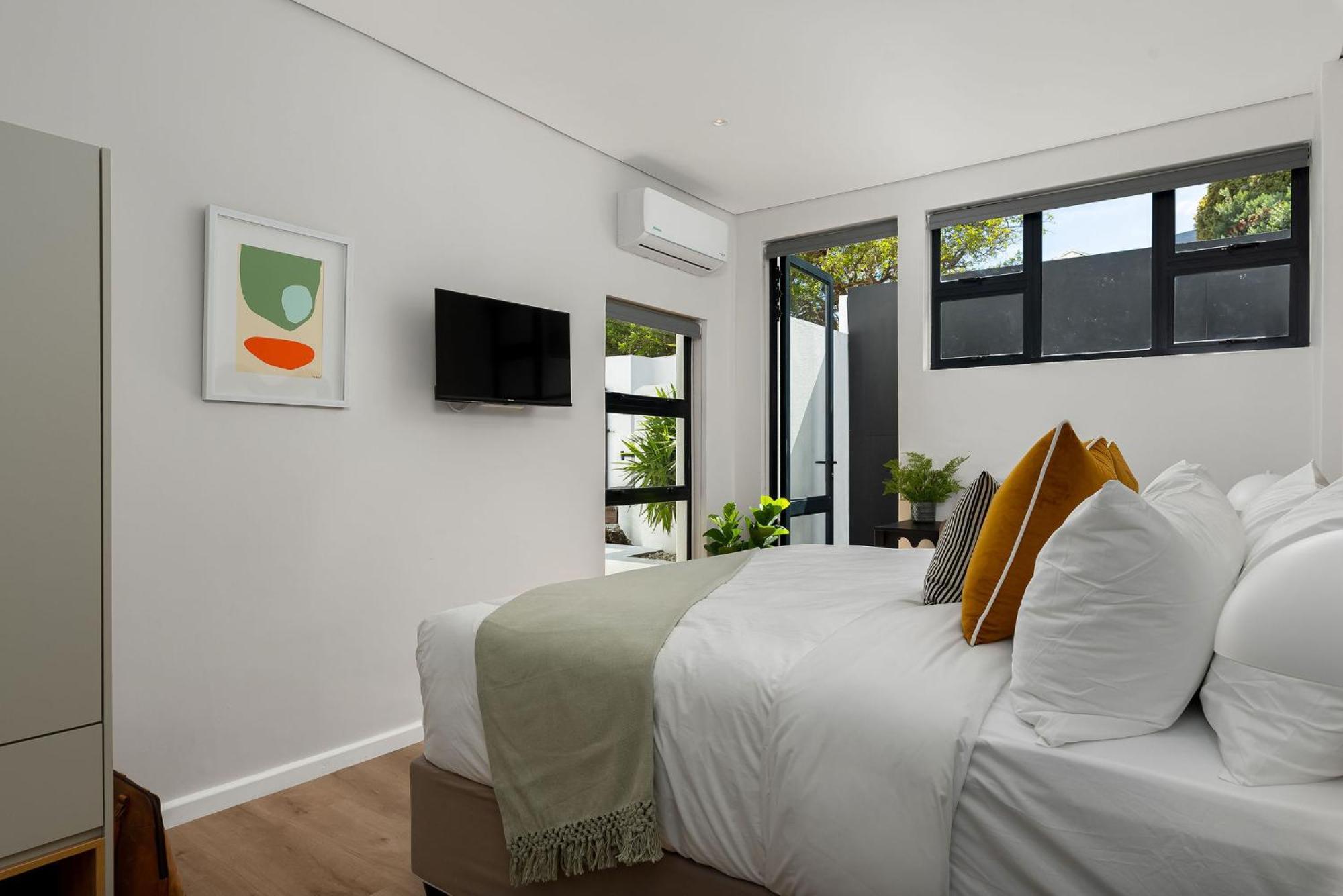 Neighbourgood 1St Crescent Camps Bay Hotell Kapstaden Exteriör bild