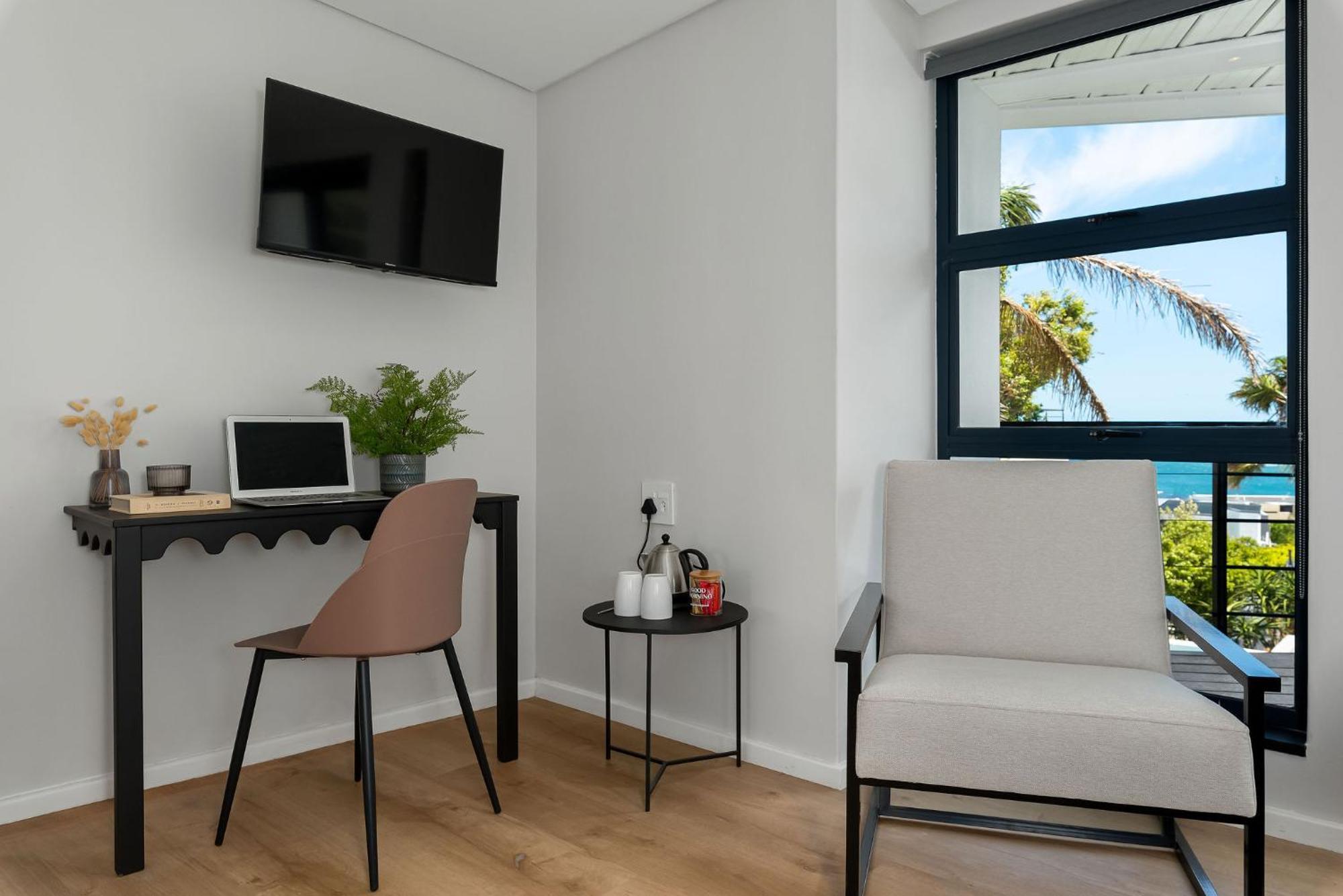 Neighbourgood 1St Crescent Camps Bay Hotell Kapstaden Exteriör bild