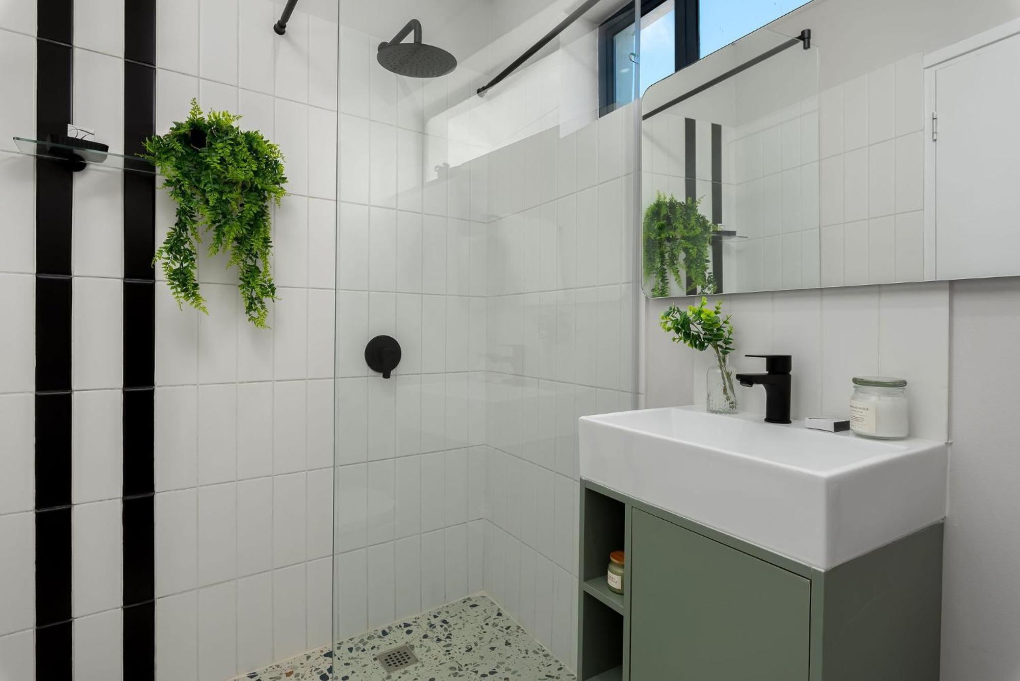 Neighbourgood 1St Crescent Camps Bay Hotell Kapstaden Exteriör bild
